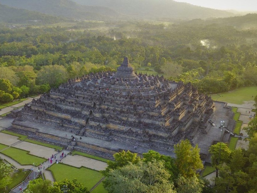 Candi Borobudur – Pelataran